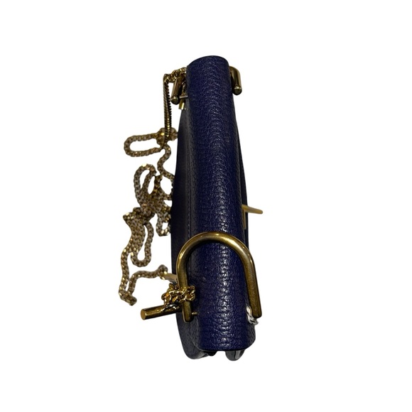 Chloe Small Drew Leather Crossbody Bag With Gold Hardware And Chain Strap - Picture 6 of 9